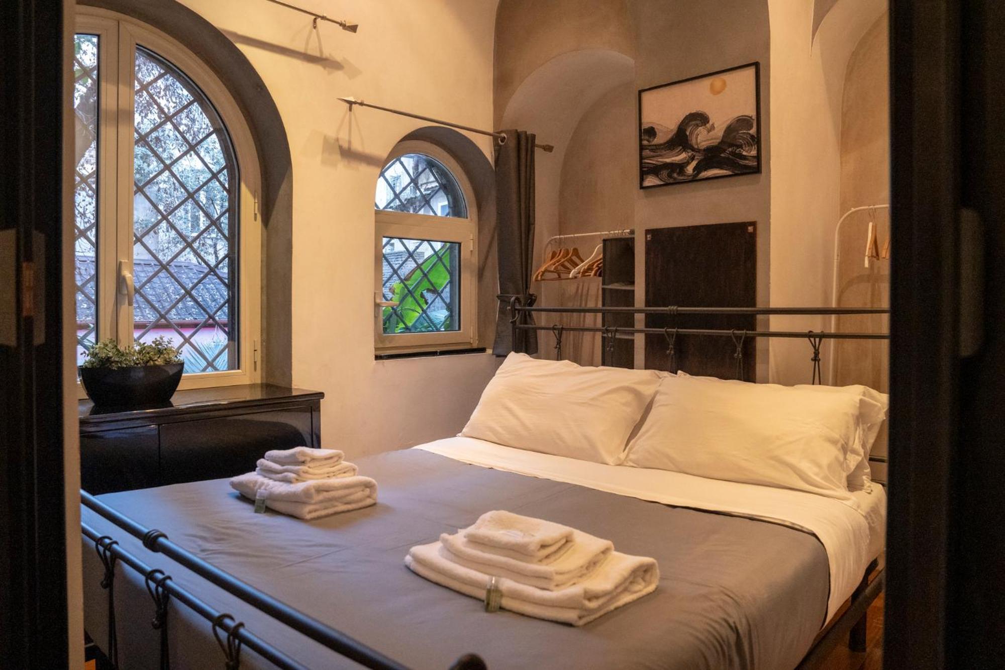 Appartement Domus Ciancaleoni - Colosseum - Rione Monti Rome